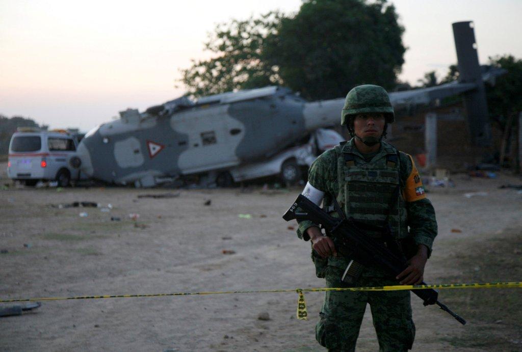 Los funcionarios se trasladaron anoche a la comunidad de la costa de Oaxaca para hacer una revisión de la zona afectada.