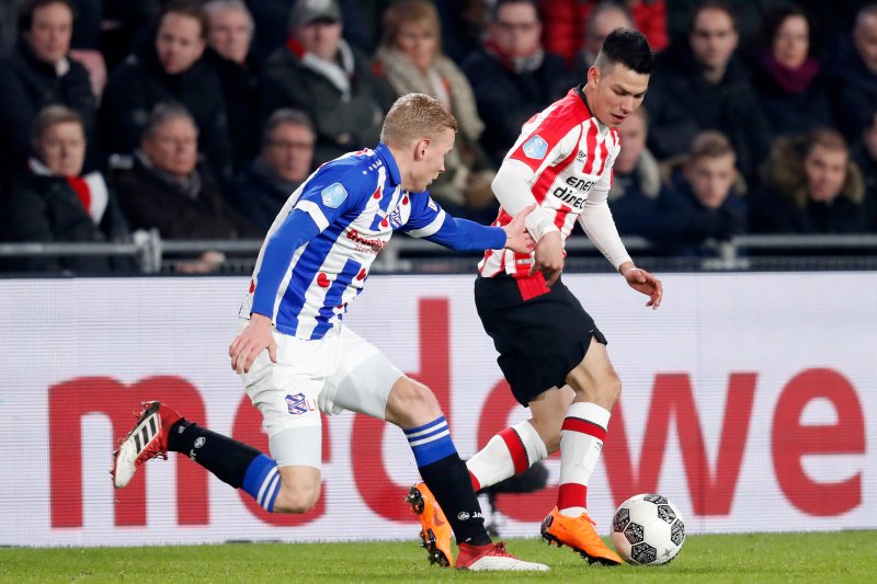 Hirving Lozano vio la tarjeta roja en el partido del PSV