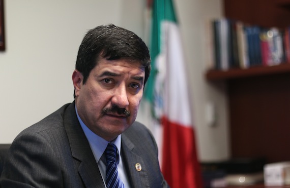 Javier Corral, gobernador de Chihuahua, acusó fraude en el proceso de elección de candidatos a Senadurías en el PAN.