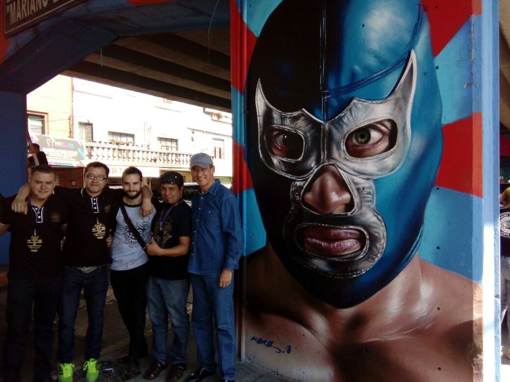 El arte urbano se puede apreciar en el puente Mariano Escobedo. 