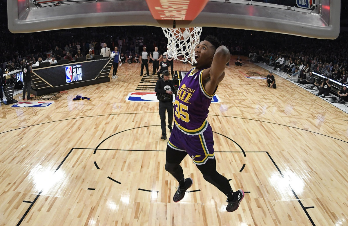 Donovan Mitchell, del Jazz de Utah, ganó el concurso de clavadas de la NBA