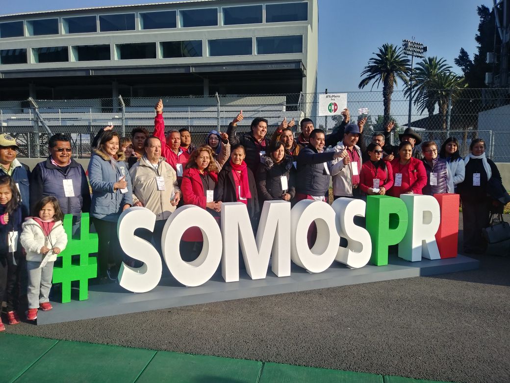 Miles de militantes del Partido Revolucionario Institucional (PRI), apoyaron al candidato José Antonio Meade, en el Foro Sol. 