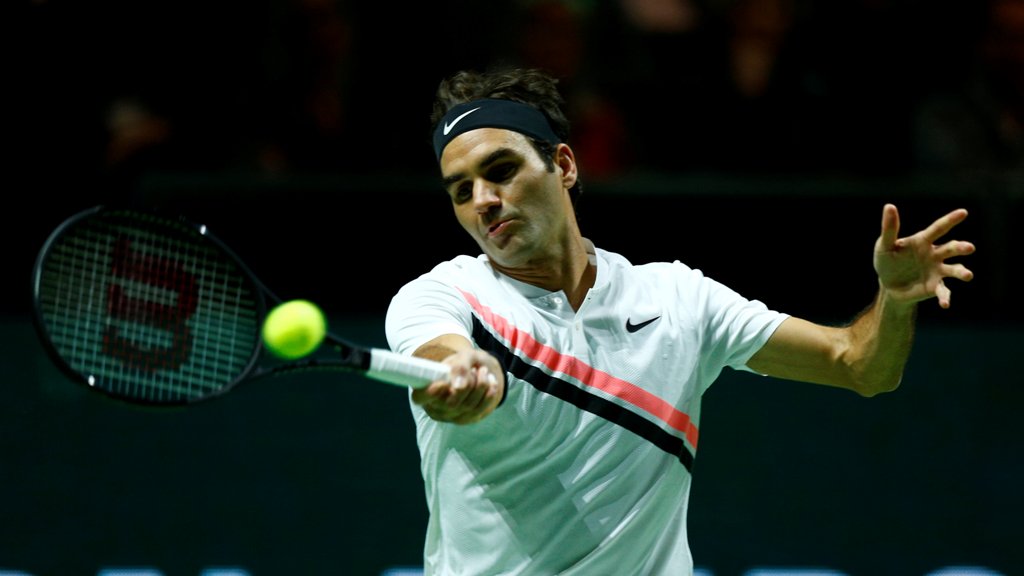 Roger Federer en competencia en Rotterdam