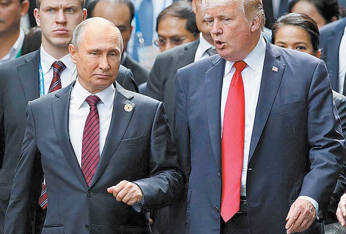 El republicano con su par del Kremlin, Valdímir Putin.