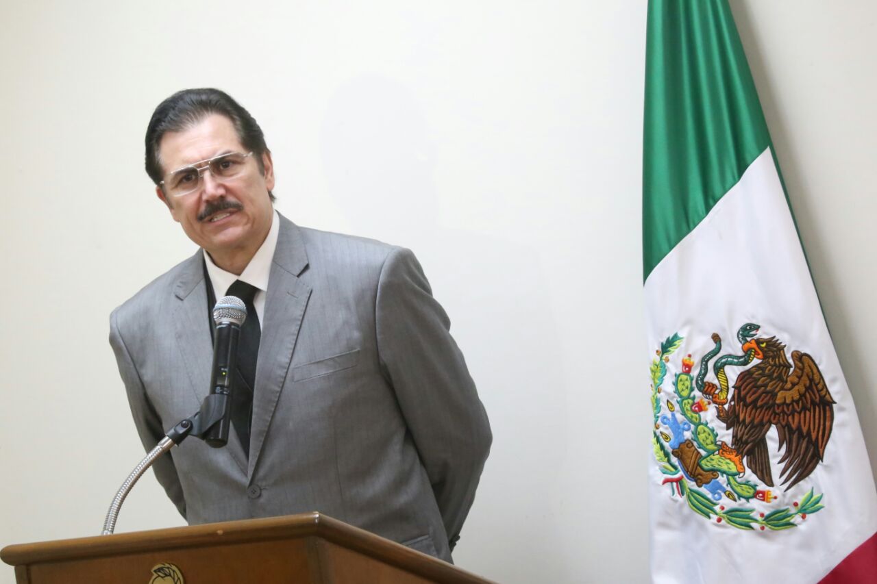 Flores Treviño busca el cargo de fiscal general. 