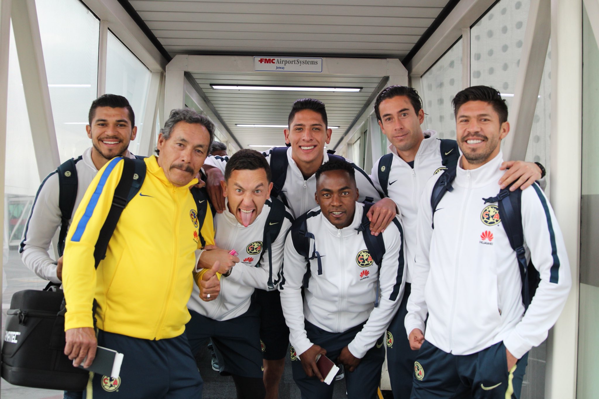 América viajó a Costa Rica para medirse al Saprissa 