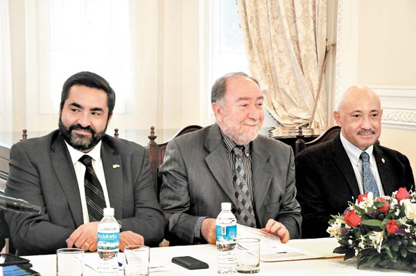 Rogelio Martínez, Eduard R. Malayán y José de Jesús Williams.