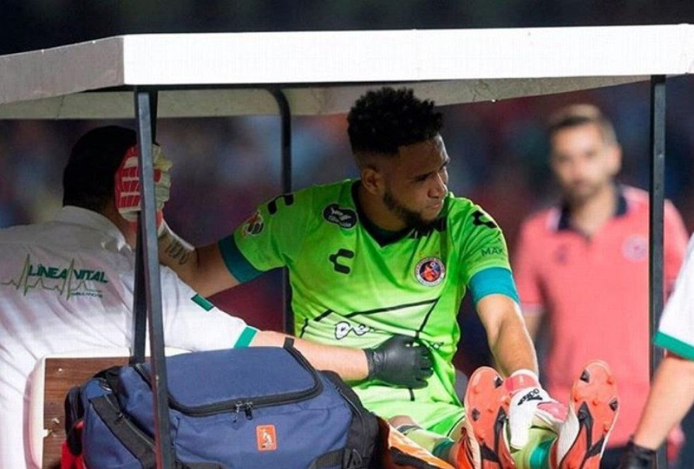Gente de selección peruana acompañó a Gallese en el proceso.
