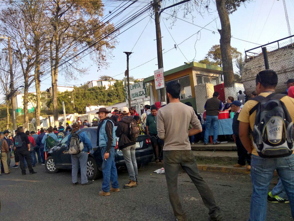 Los manifestantes bloquearon la avenida Enríquez y el acceso al palacio municipal.