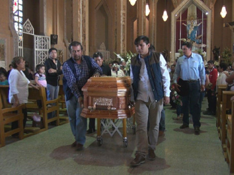 En la Catedral de Chilapa se llevó a cabo una misa de cuerpo presente de la precandidata del PRD,  Antonia Jaimes Moctezuma, asesinada el pasado miérc