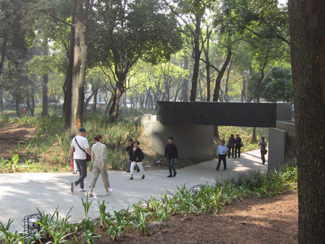 Una de las pocas ocasiones en que se percibe una mejora del espacio público. 