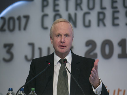 "Más de 40% del aumento general en la demanda de energía se va a cubrir con renovable", Bob Dudley de BP.