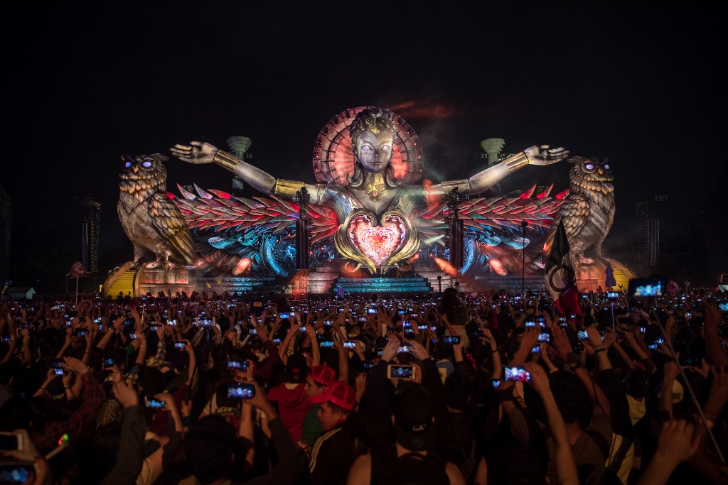 EDC lleva la fiesta al Autódromo Hermanos Rodríguez.