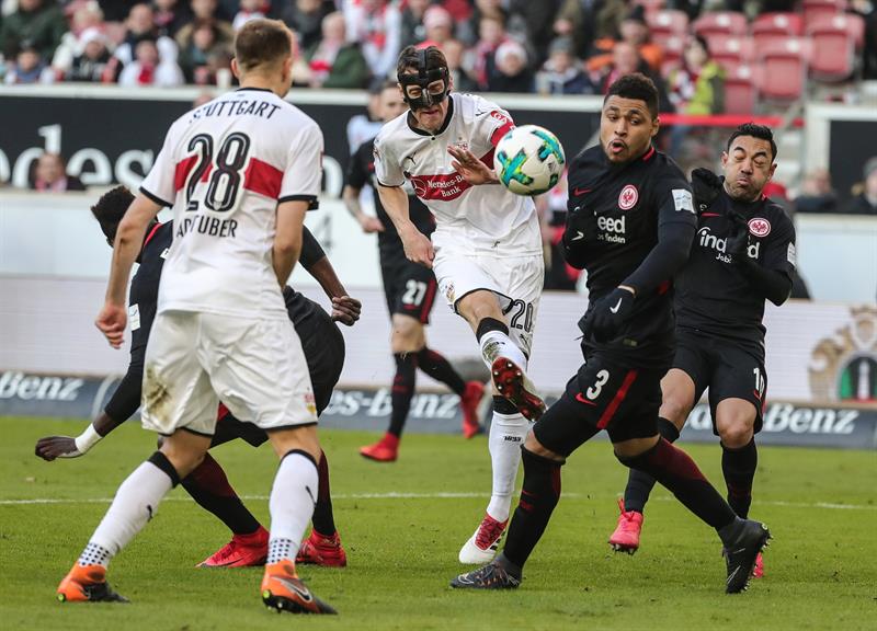Marco Fabián tiene minutos en la derrota del Eintracht