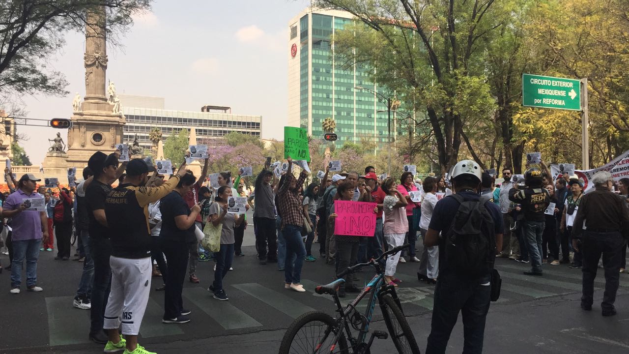 Los manifestantes acusan que no se benefician del pago de los parquímetros ya que el dinero sólo va a empresas privadas.