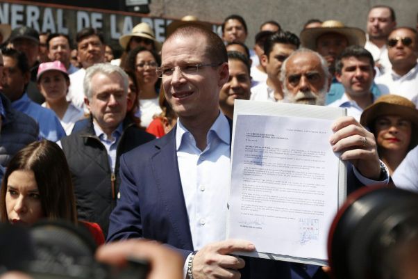 Ricardo Anaya exigió a la PGR que se informe a la ciudadanía si halló anomalías en la venta de una nave industrial en Querétaro.