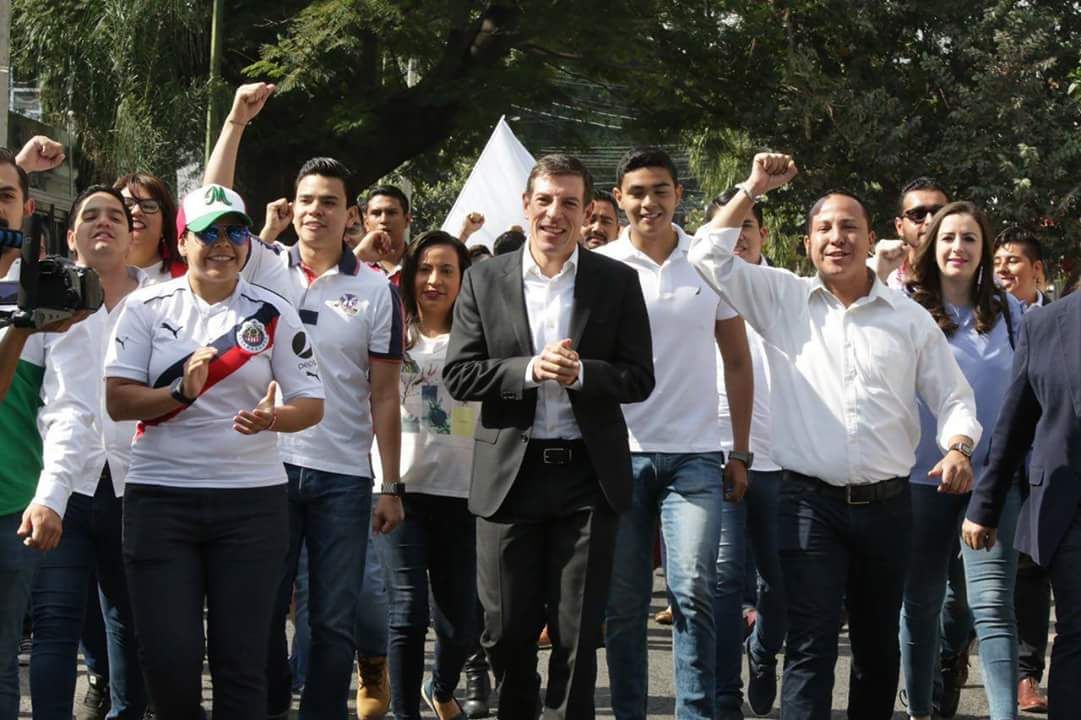 Se registra Miguel Castro como candidato