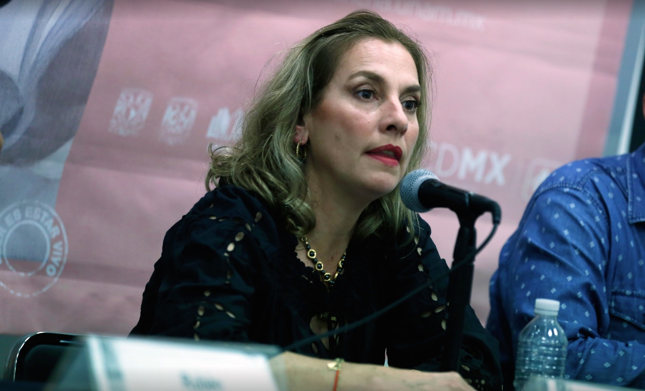 La escritora Beatriz Gutiérrez Müller, durante la presentación de los volúmenes.
