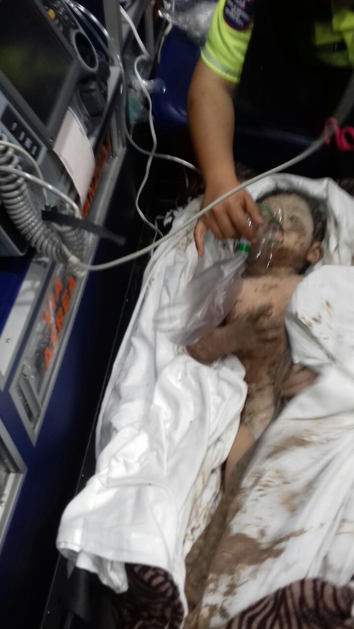 Rescatan a niño que cayó a pozo