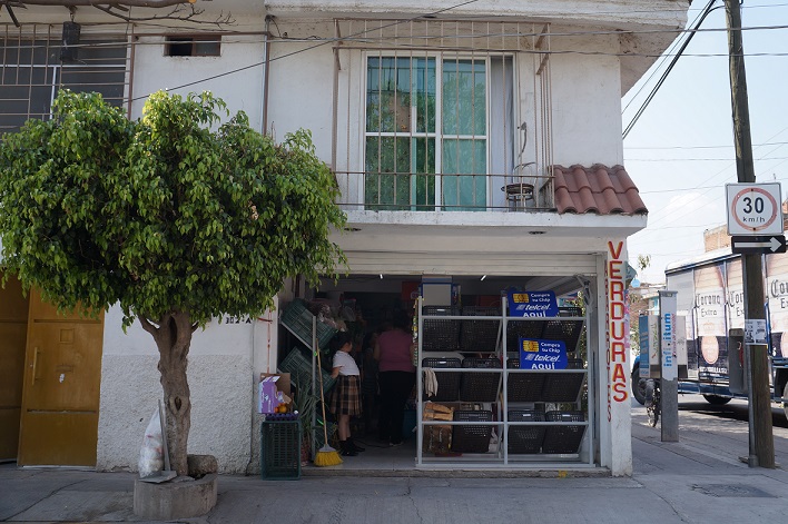 Comerciantes temen por inseguridad a falta de alumbrado público.