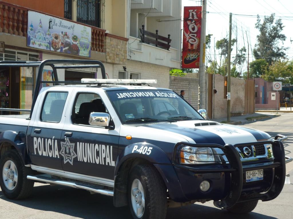 Elementos de Seguridad Pública y Polícia Municipal evitaron que dos sujetos fueran linchados por pobladores.