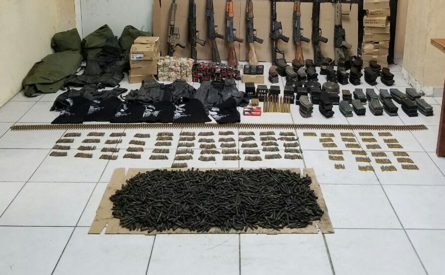 En total fueron 4 mil cartuchos asegurados. 