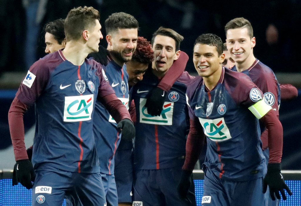 Jugadores de PSG en festejo de gol 