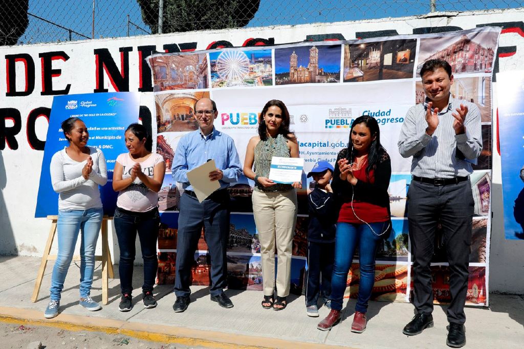 En representación de los padres de familia, la señora María Candelaria Guevara, reconoció el apoyo del ayuntamiento que ha beneficiado al Preescolar y