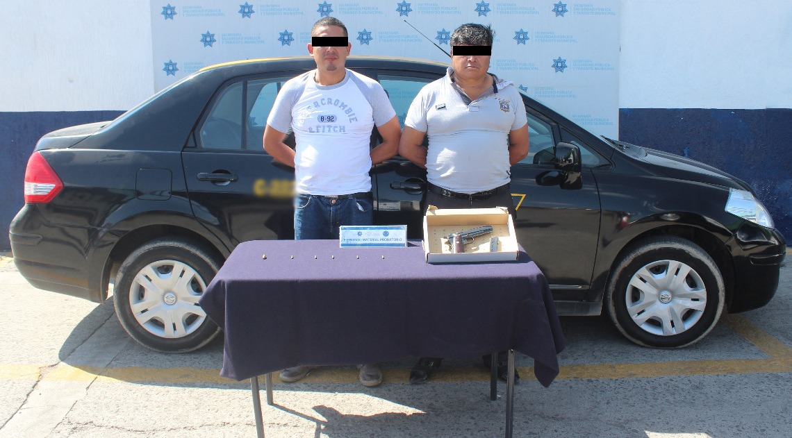 Los sujetos fueron detenidos tras asaltar un negocio en la Central de Abastos.