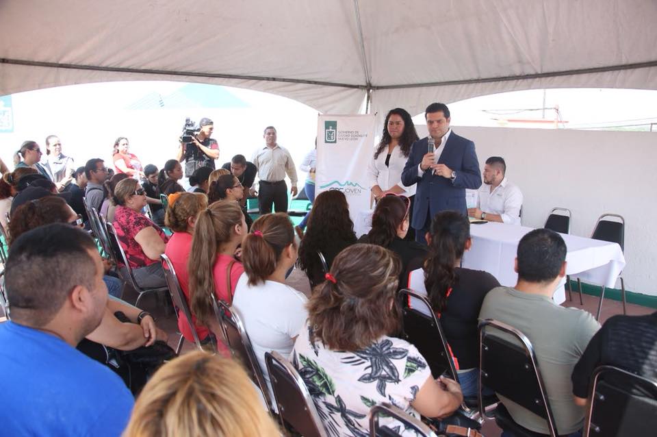 El alcalde Francisco Cienfuegos Martínez, acudió a supervisar el inicio de inscripciones para recibir este beneficio.