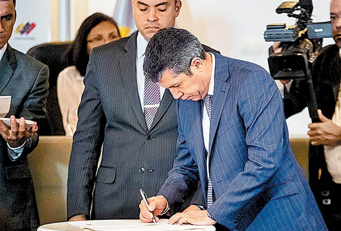 Henri Falcón propone recuperar los lazos con EU.