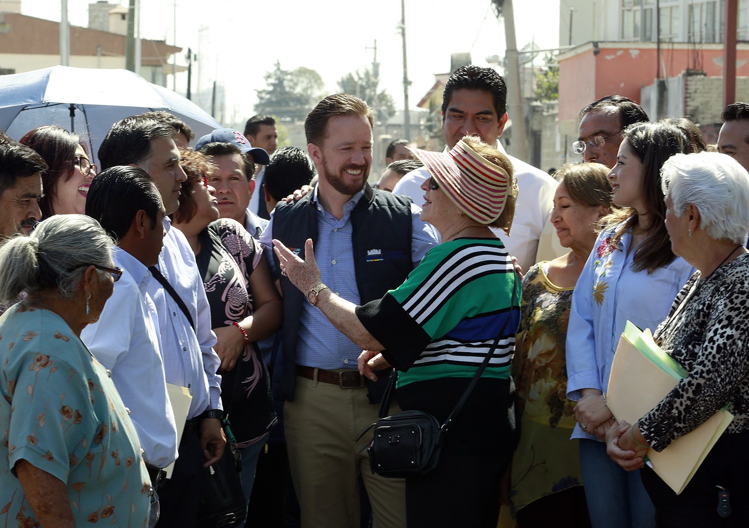 Vecinos de Romero Vargas recibieron nueva vialidad pavimentada.