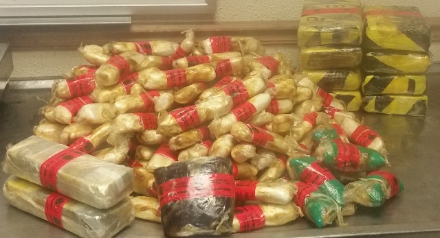 Droga asegurada en puente fronterizo en Laredo, Texas. 