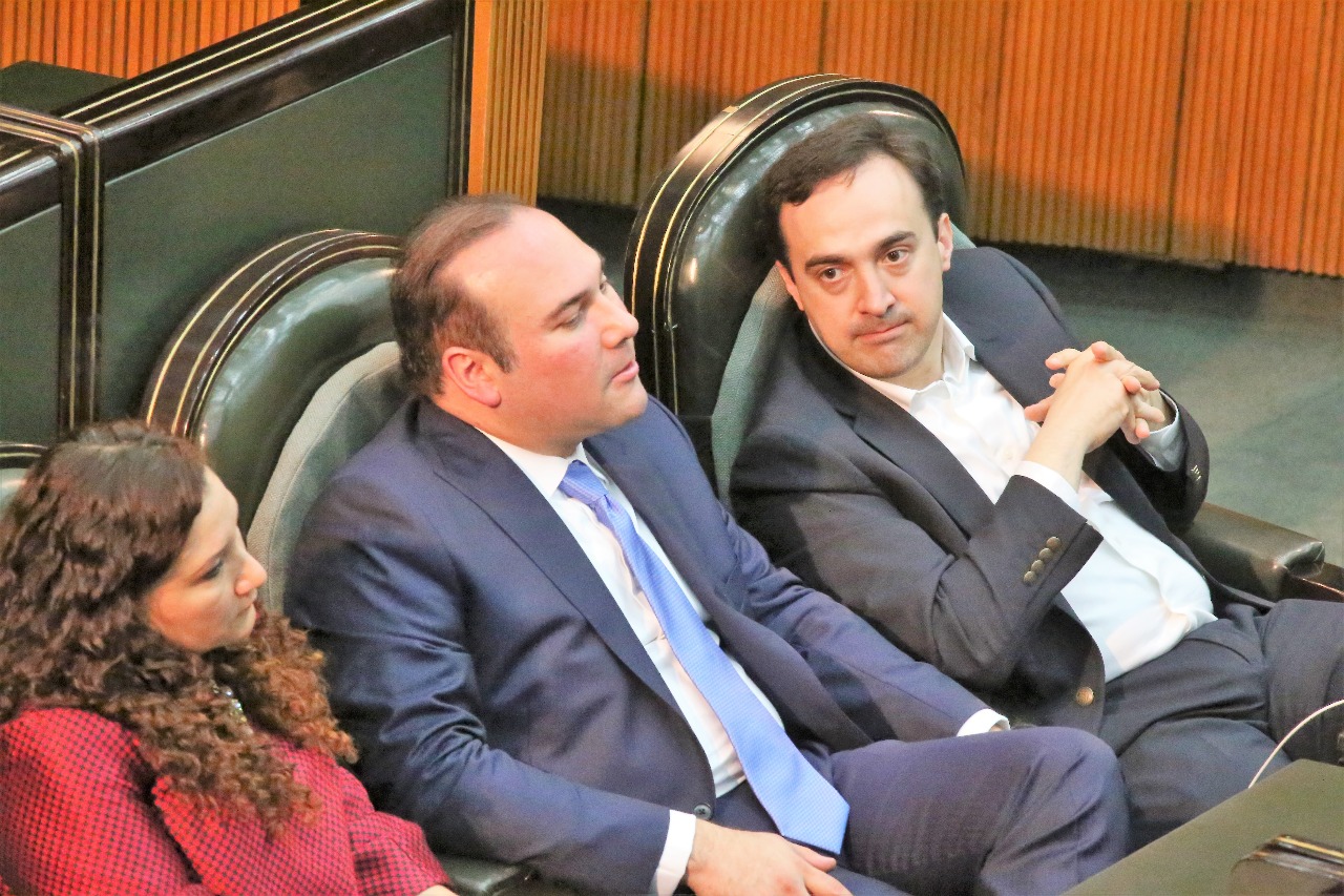 El coordinador de la bancada del PAN, Arturo Salinas. 