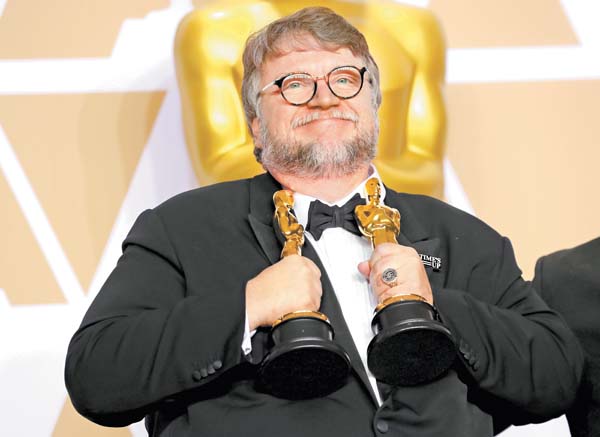 Famosos externan sus felicitaciones para el cineasta.