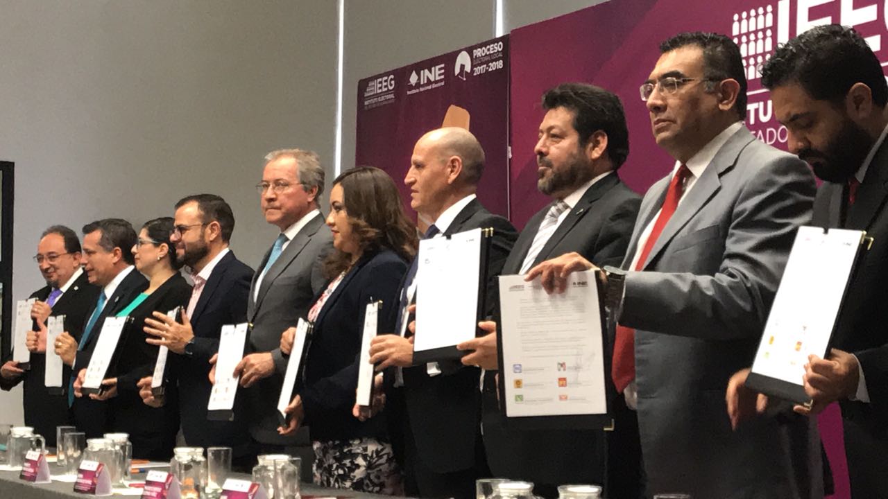 Durante la firma del pronunciamiento por la No Violencia Política electoral en contra de mujeres. 
