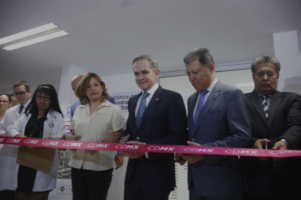 El jefe de Gobierno cortó el listón de la  Clínica de Síndrome de Down en el Hospital Pediátrico San Juan de Aragón.