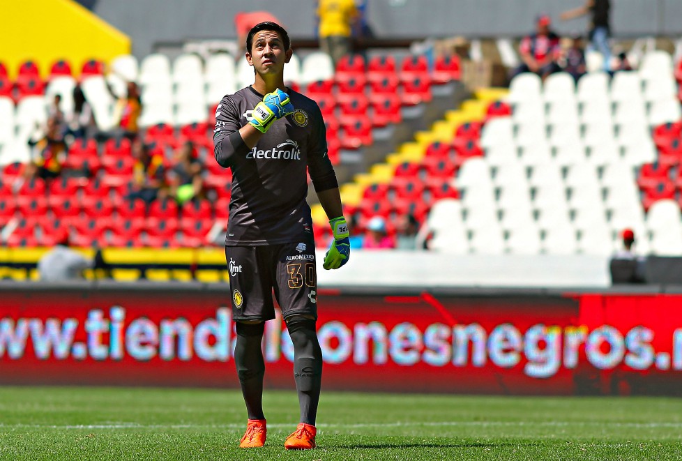 Felipe López, portero de Leones Negros. 