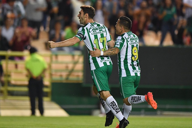 Mauro Boselli llegó a 117 goles como esmeralda 