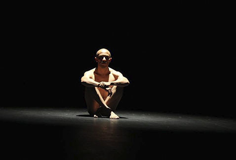 El bailarín Arturo Serrano
