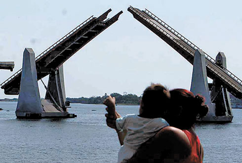 El puerto de Lázaro Cárdenas es una de las áreas beneficiadas. 