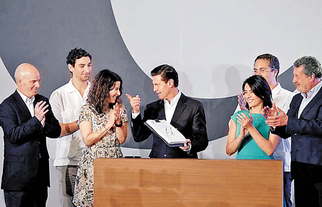 El mandatario inauguró el encuentro anual de los banqueros en Acapulco. 