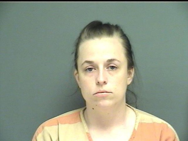 La profesora Stephanie Henry Pruett podría pasar 20 años en prisión por tener relaciones sexuales con un menor.