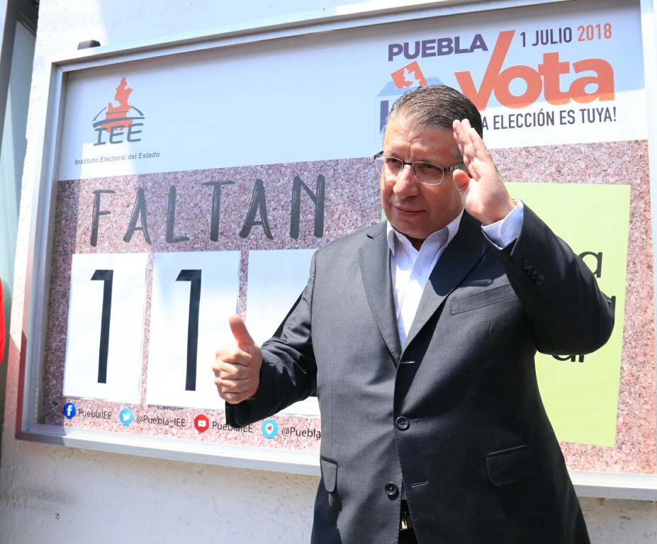 Enrique Doger Guerrero se registró como candidato al gobierno del estado por el Partido Revolucionario Institucional (PRI).