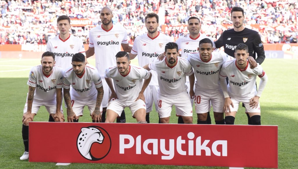 Miguel Layún fue titular con el Sevilla para el duelo contra Valencia