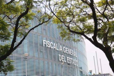 Pobladores de Santa Clara Ocoyucan se manifestaron frente a la Fiscalía General del Estado (FGE).