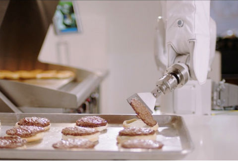 Flippy tenía que preparar 300 hamburguesas por hora, pero falló. 