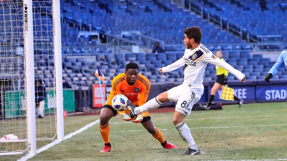 'Jona' Dos Santos anotó con el La Galaxy 