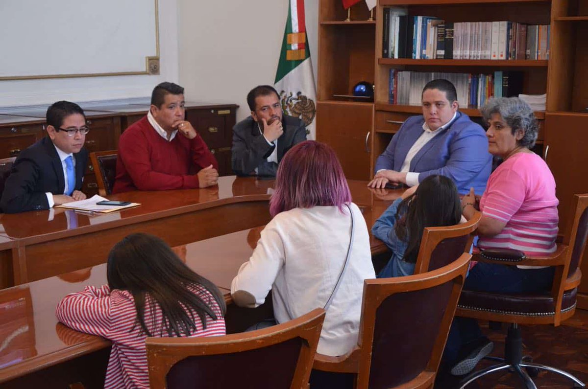 Los padres de familia denunciaron casos de bullying y trato diferenciado hacia los niños en los planteles donde fueron reubicados.