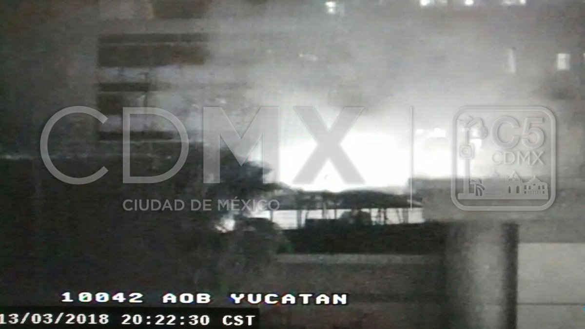 Bomberos ya se encuentran en el lugar.